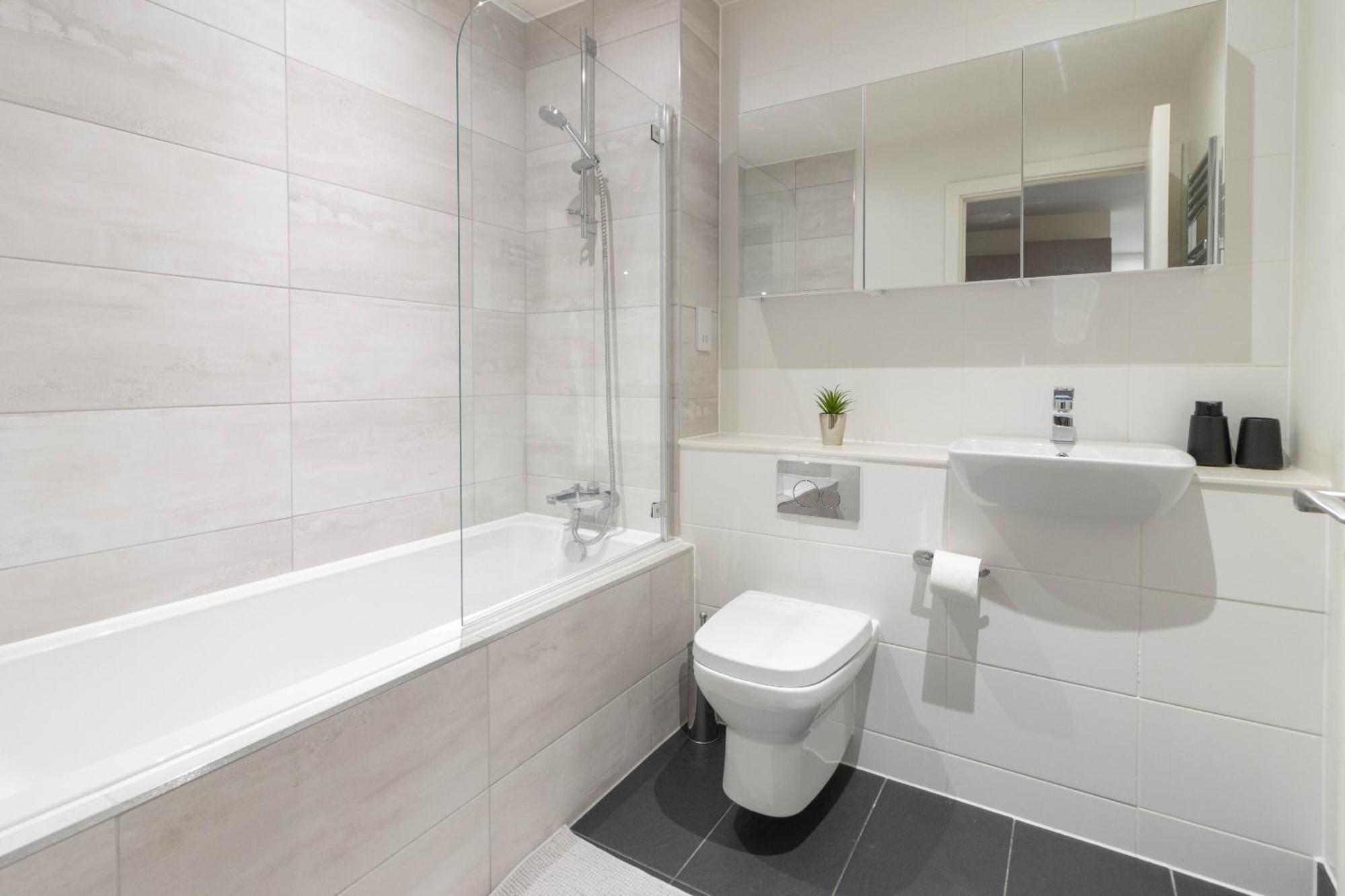 Linacre 11 - Modern 2 Bed Behind The Cathedral With Free Parking And Fast Wifi Lejlighed Exeter Eksteriør billede
