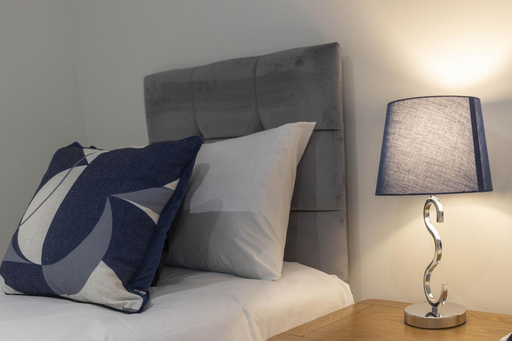Linacre 11 - Modern 2 Bed Behind The Cathedral With Free Parking And Fast Wifi Lejlighed Exeter Eksteriør billede